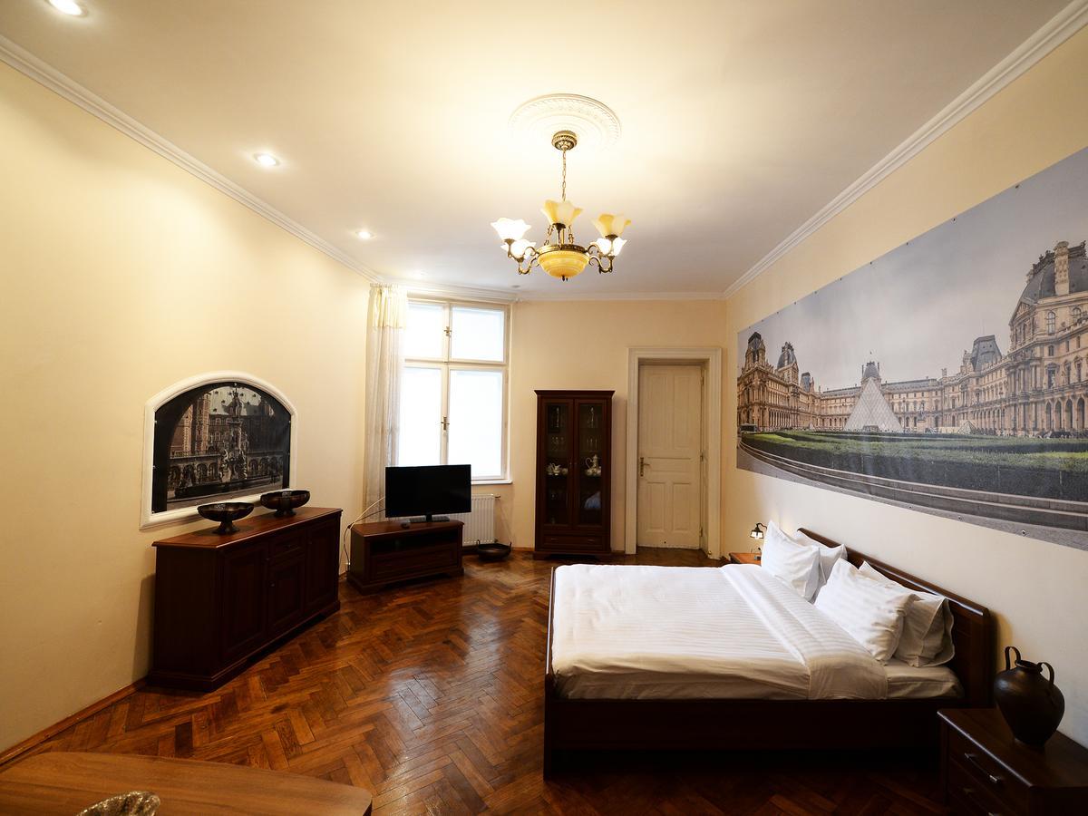 The Historical Family Nest In City Centre Lviv Ngoại thất bức ảnh
